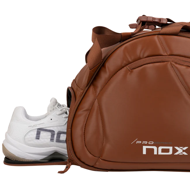 Abrir imagem na galeria, SACO DE PADEL NOX PRO SERIES CASTANHO CAMEL