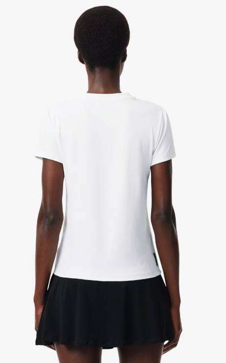 Abrir imagem na galeria, T-SHIRT MULHER LACOSTE SLIM FIT COM TECNOLOGIA ULTRA-DRY BRANCA