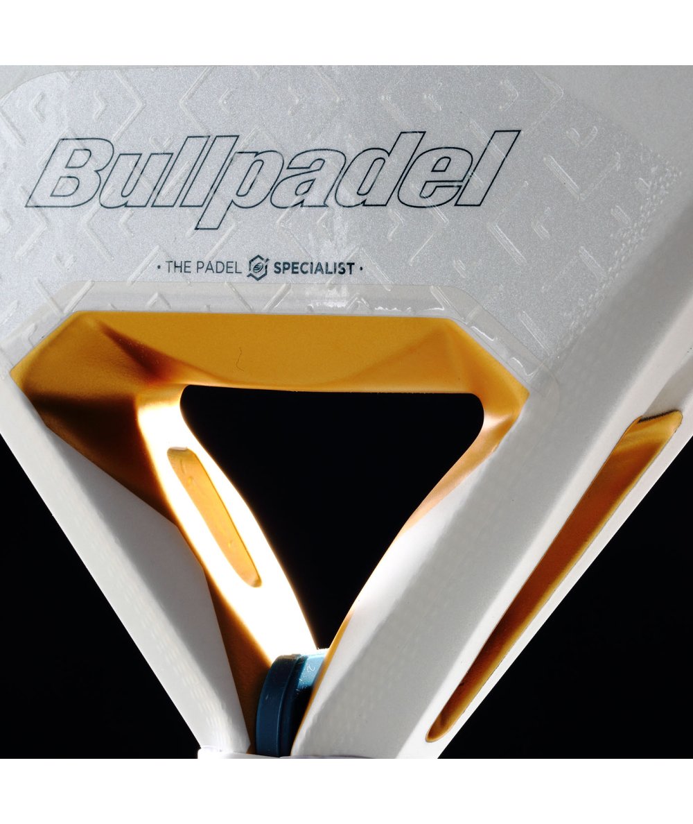 RAQUETE DE PADEL BULLPADEL PEARL 26 de BEA GONZÁLEZ
