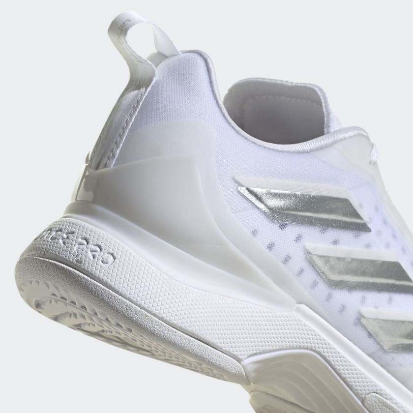 SAPATILHA PADEL SENHORA ADIDAS AVACOURT 2 BRANCO/PRATA