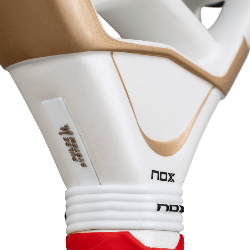 Abrir imagem na galeria, RAQUETE DE PADEL NOX AT10 LUXURY GENIUS 12K ALUM XTREM 2026 by AGUSTIN TAPIA

