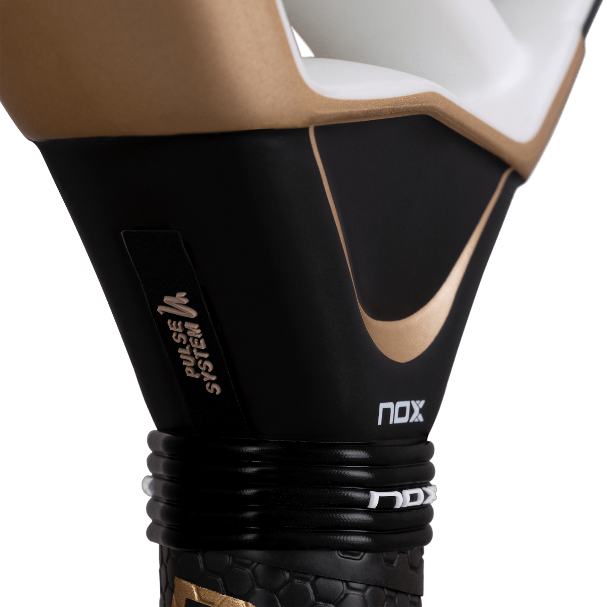 RAQUETE DE PADEL NOX AT10 LUXURY GENIUS 18K ALUM 2026 by AGUSTIN TAPIA- PRÉ-VENDA
