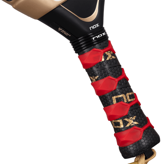 RAQUETE DE PADEL NOX AT10 LUXURY GENIUS 18K ALUM 2026 by AGUSTIN TAPIA