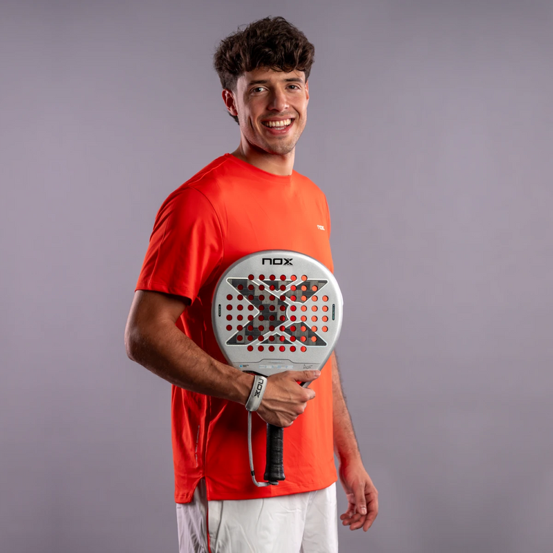 Abrir imagem na galeria, RAQUETE DE PADEL NOX GENIUS 12K ALUM XTREM 2027 by AGUSTÍN TAPIA - PRÉ-VENDA
