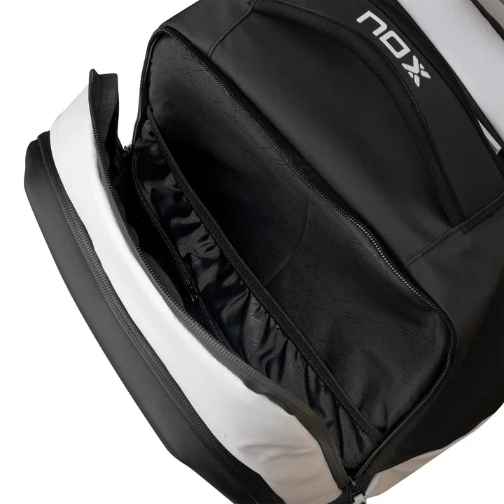 Abrir imagem na galeria, MOCHILA DE PADEL NOX  LUXURY MASTER SERIES
