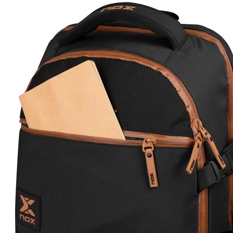 Abrir imagem na galeria, MOCHILA DE PADEL NOX  LUXURY OPEN SERIES PRETO/CASTANHO
