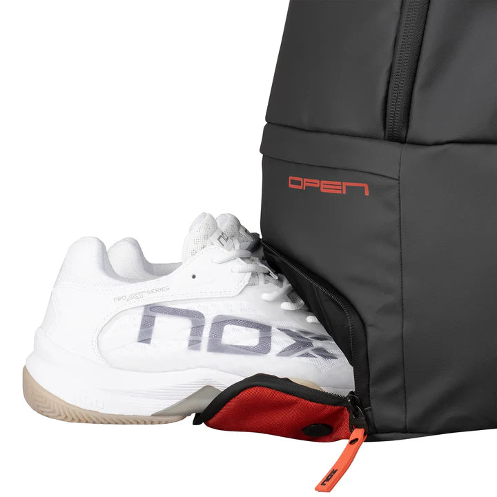 MOCHILA DE PADEL NOX  LUXURY OPEN SERIES PRETO/VERMELHO