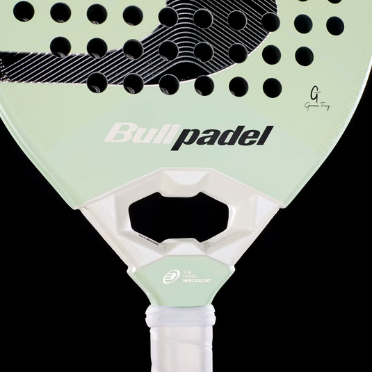 RAQUETE DE PADEL BULLPADEL ELITE 02 27 DE GEMMA TRIAY - PRÉ-VENDA