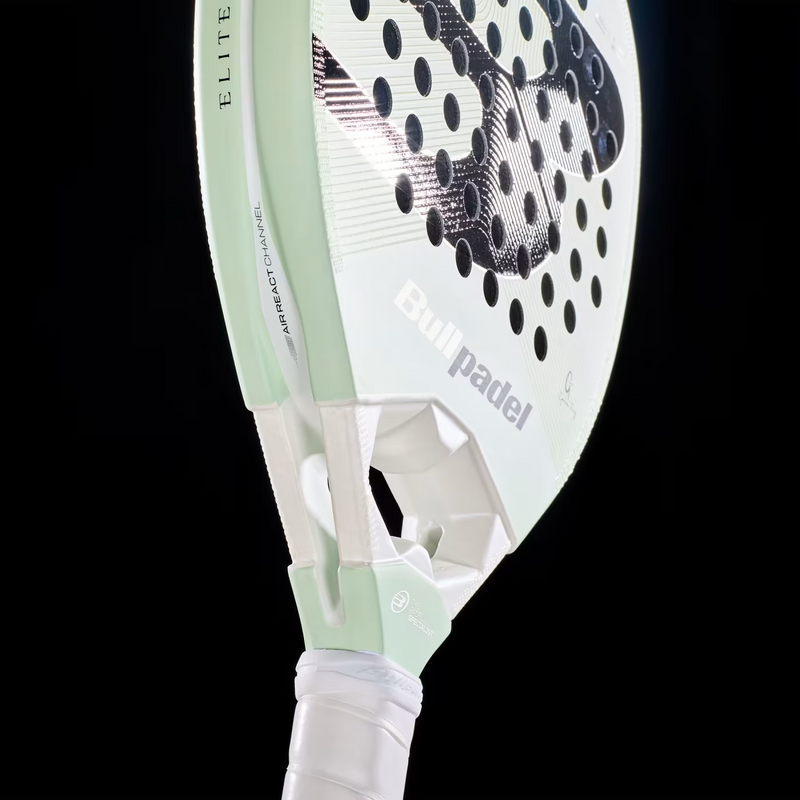 Abrir imagem na galeria, RAQUETE DE PADEL BULLPADEL ELITE 02 27 DE GEMMA TRIAY - PRÉ-VENDA
