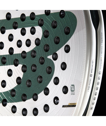 RAQUETE DE PADEL BULLPADEL HACK 04 PP 26 de PAQUITO NAVARRO