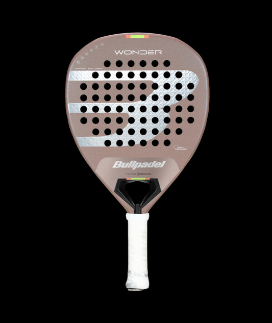 RAQUETE DE PADEL BULLPADEL WONDER de CLAUDIA FERNÁNDEZ