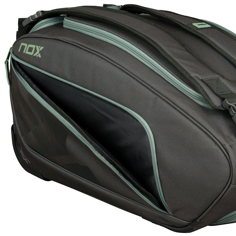 Carica immagine in Galleria Viewer, SACO DE PADEL NOX TROLLEY AT10 COMPETITION VERDE
