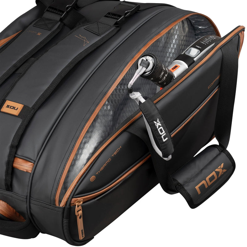 Abrir imagem na galeria, SACO DE PADEL NOX LUXURY OPEN SERIES PRETO/CASTANHO
