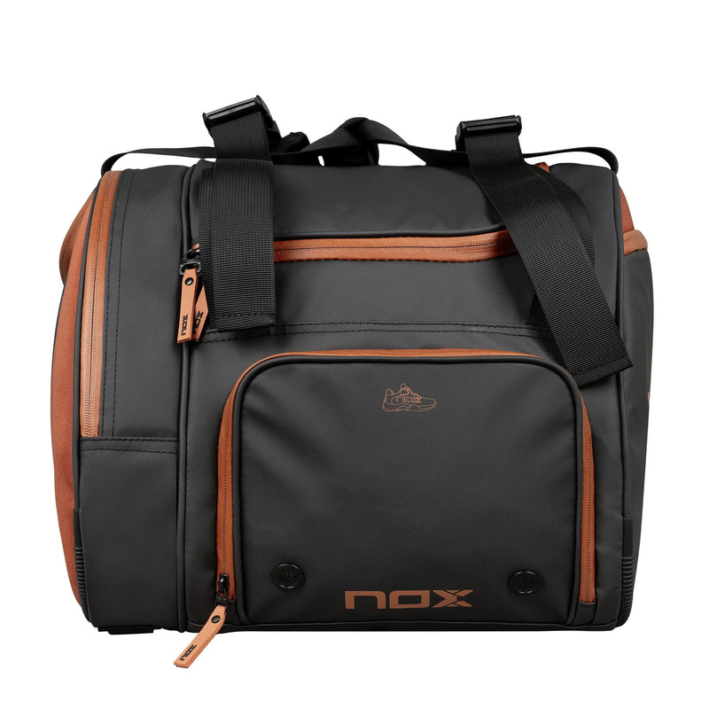 Abrir imagem na galeria, SACO DE PADEL NOX LUXURY OPEN SERIES PRETO/CASTANHO

